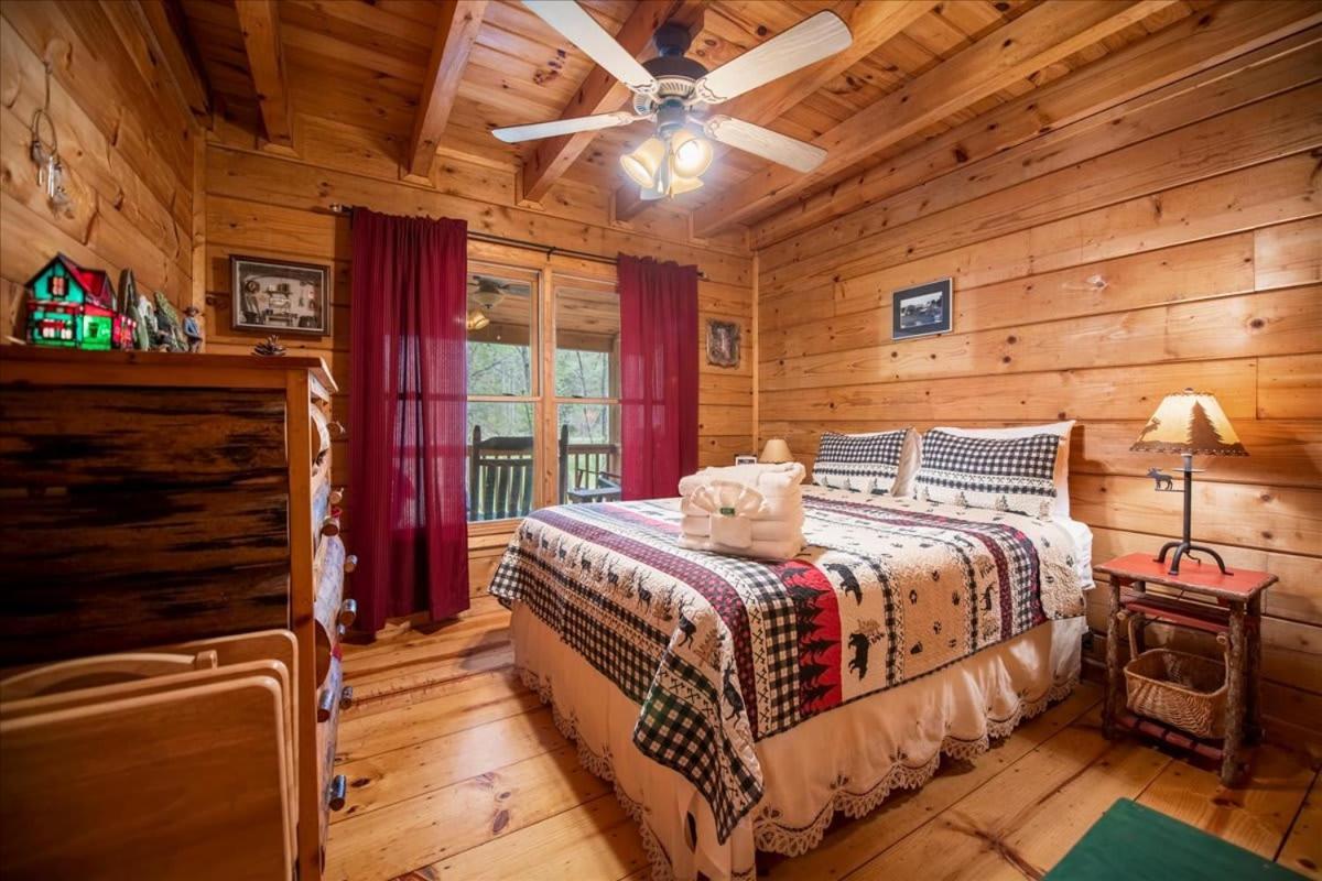 Cozy Cabin Beside Briar Creek, Fire Pit, Wifi Villa Ellijay Exterior photo