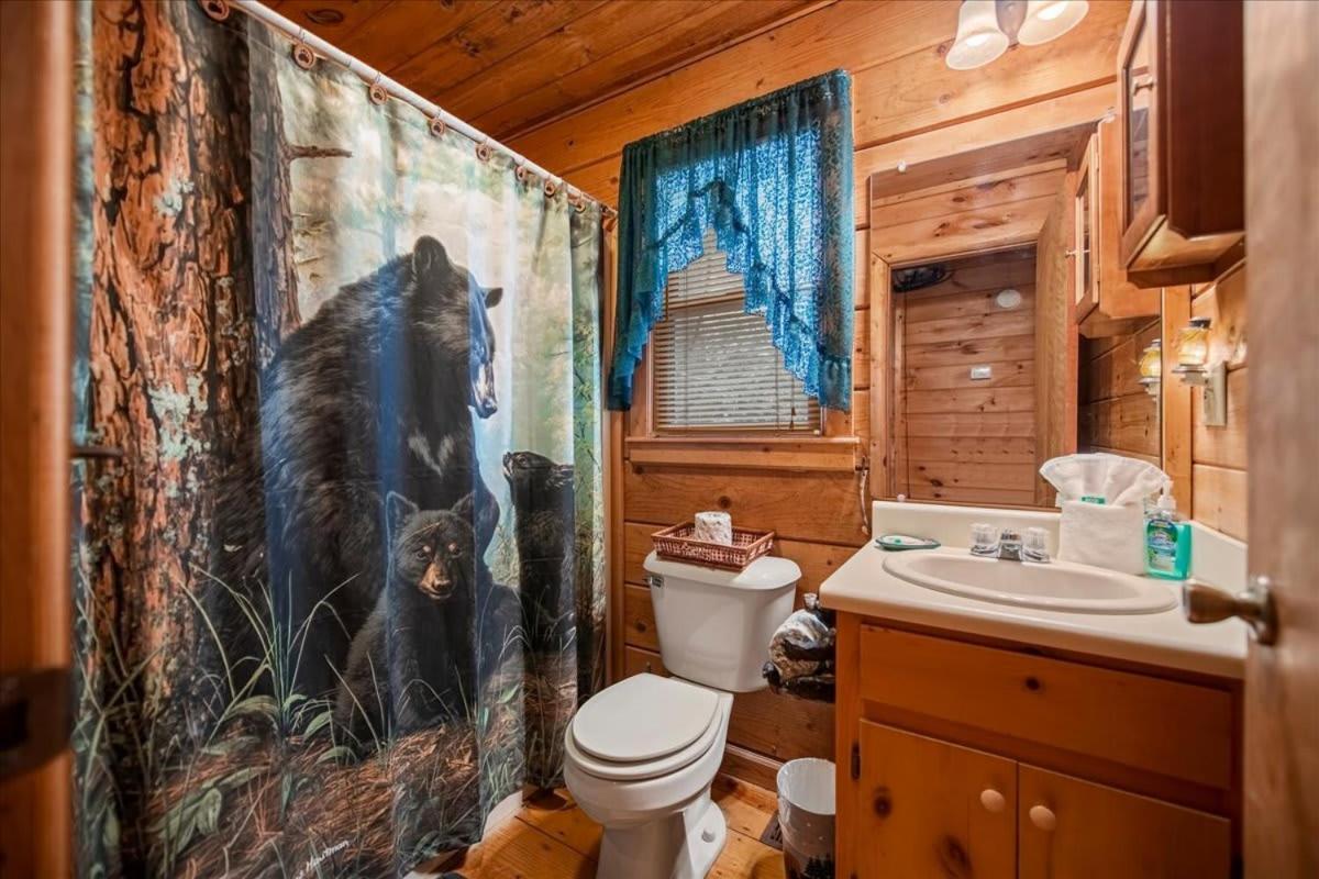Cozy Cabin Beside Briar Creek, Fire Pit, Wifi Villa Ellijay Exterior photo