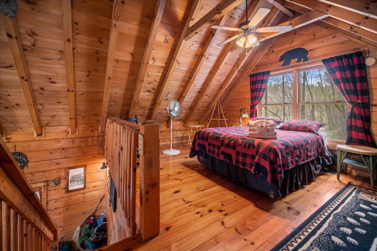 Cozy Cabin Beside Briar Creek, Fire Pit, Wifi Villa Ellijay Exterior photo